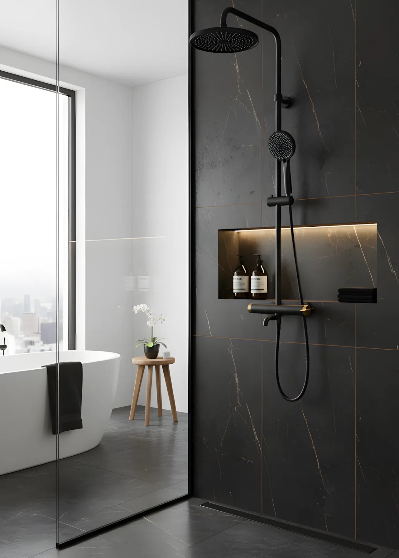 Royal Black & Gold – Modernes Aufputz-Duschset mit Wannen-Auslauf und texturierten Bedienelementen