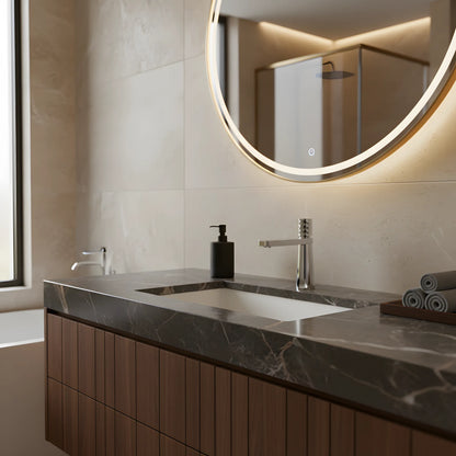 Waschbeckenarmatur Chrom glänzend – facettierte Details, modernes Design