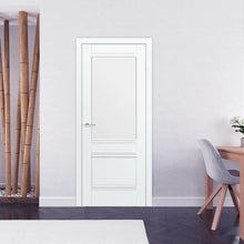 Ușă interior Valencia G White Silk Mat – cu sticlă mată decorativă și toc reglabil, complet echipată Omis