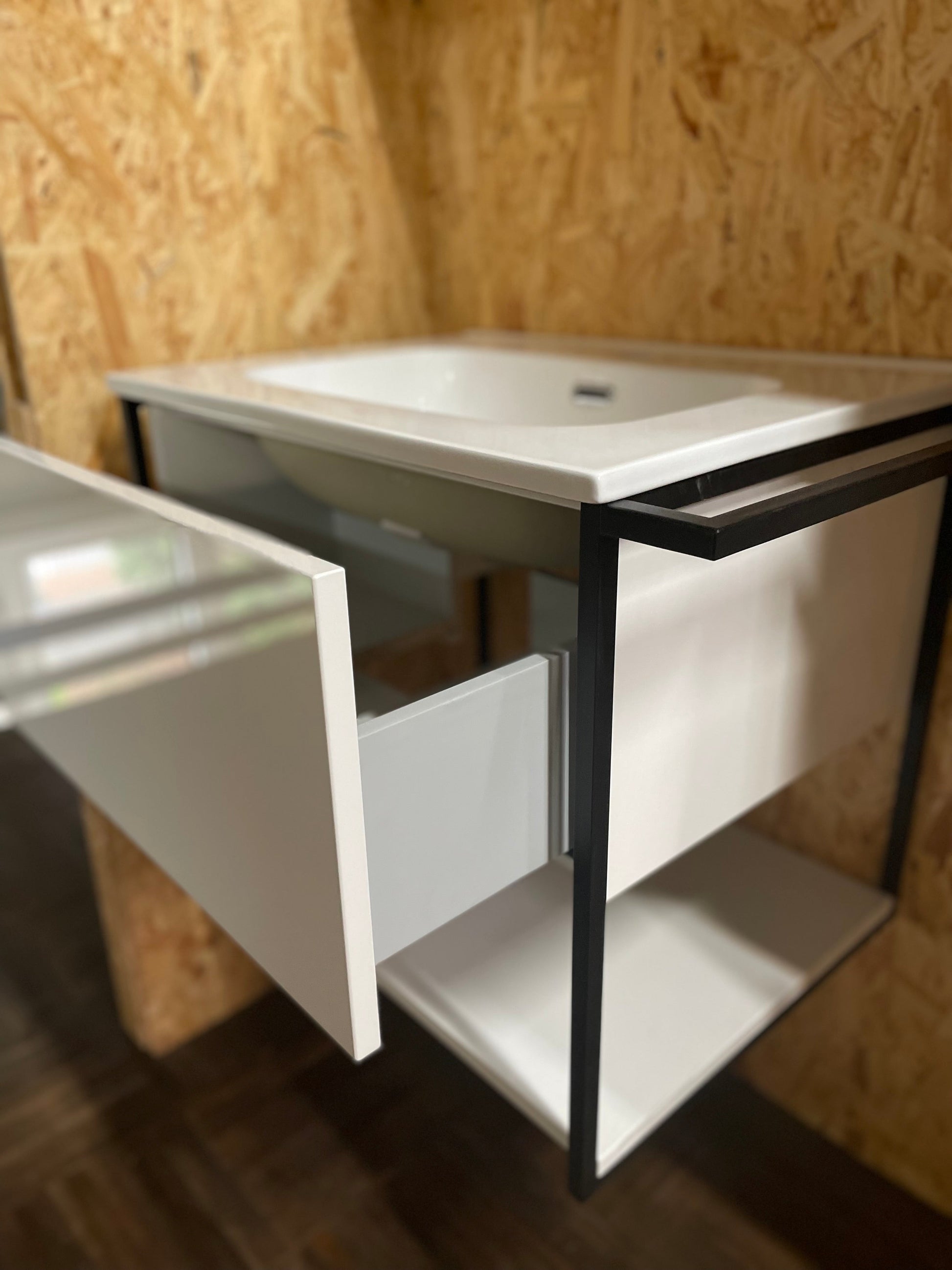 Mobilier de baie suspendat Lov, White www.CasaDeco.ro